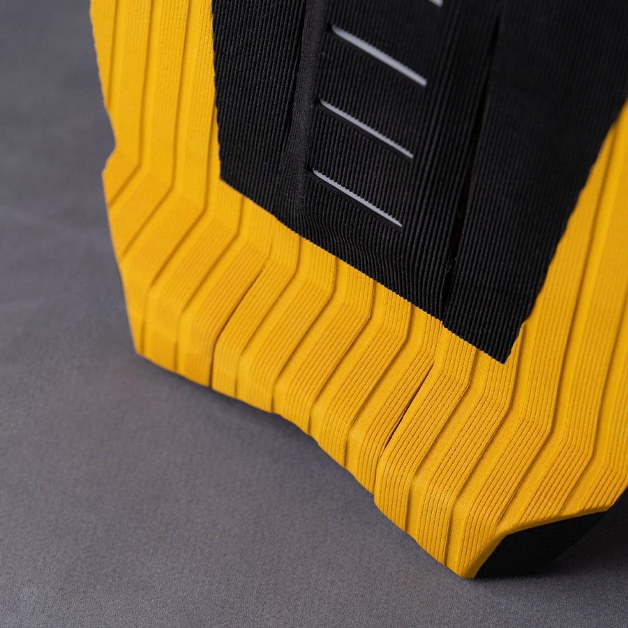 ブラック×マスタード