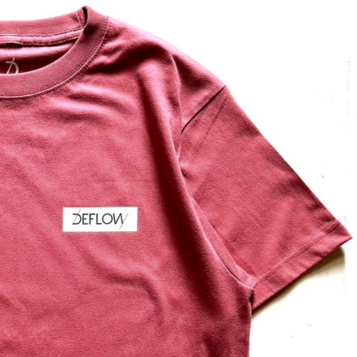 DEFLOW T-shirt Hazy RED