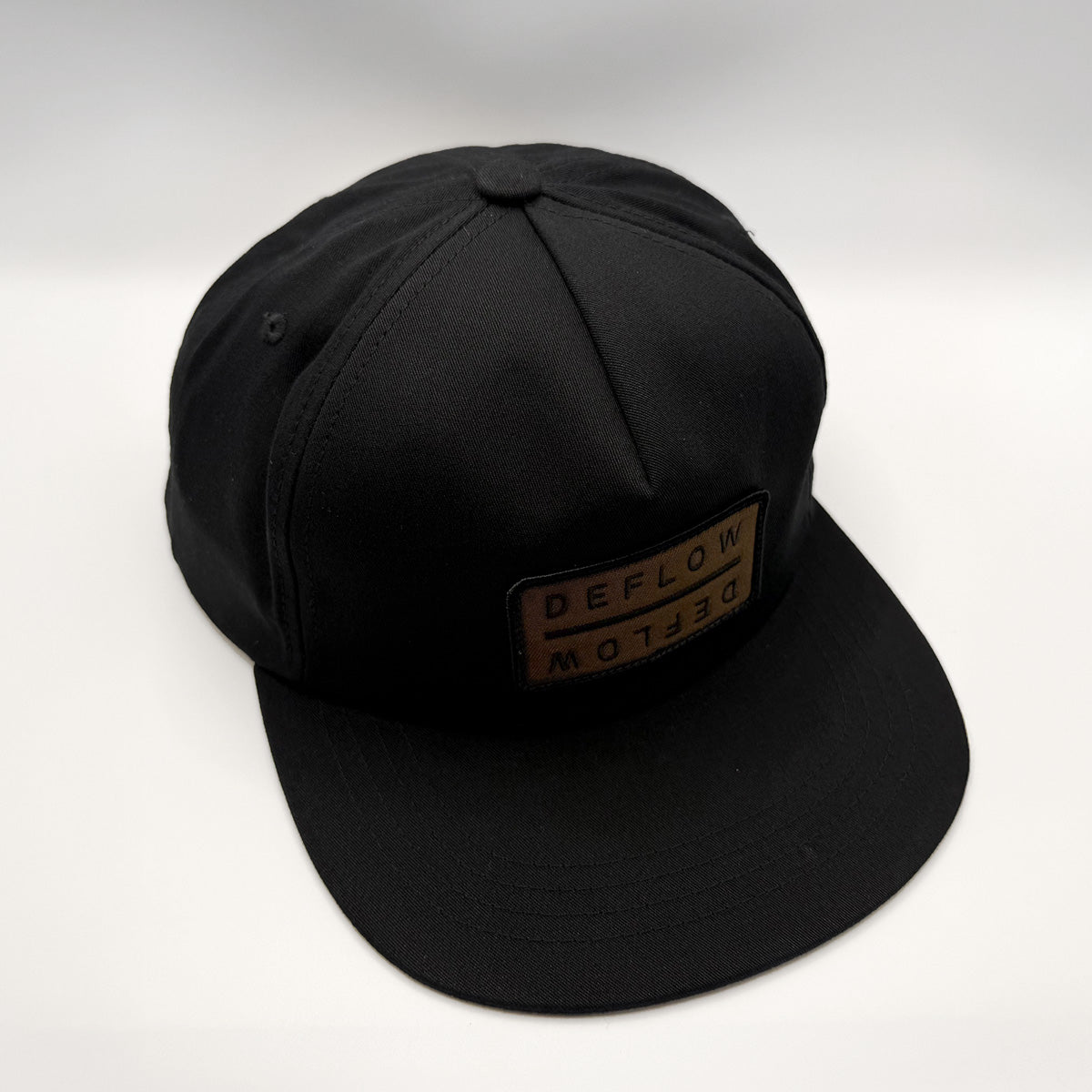 DEFLOW  Snapback Cap / Black